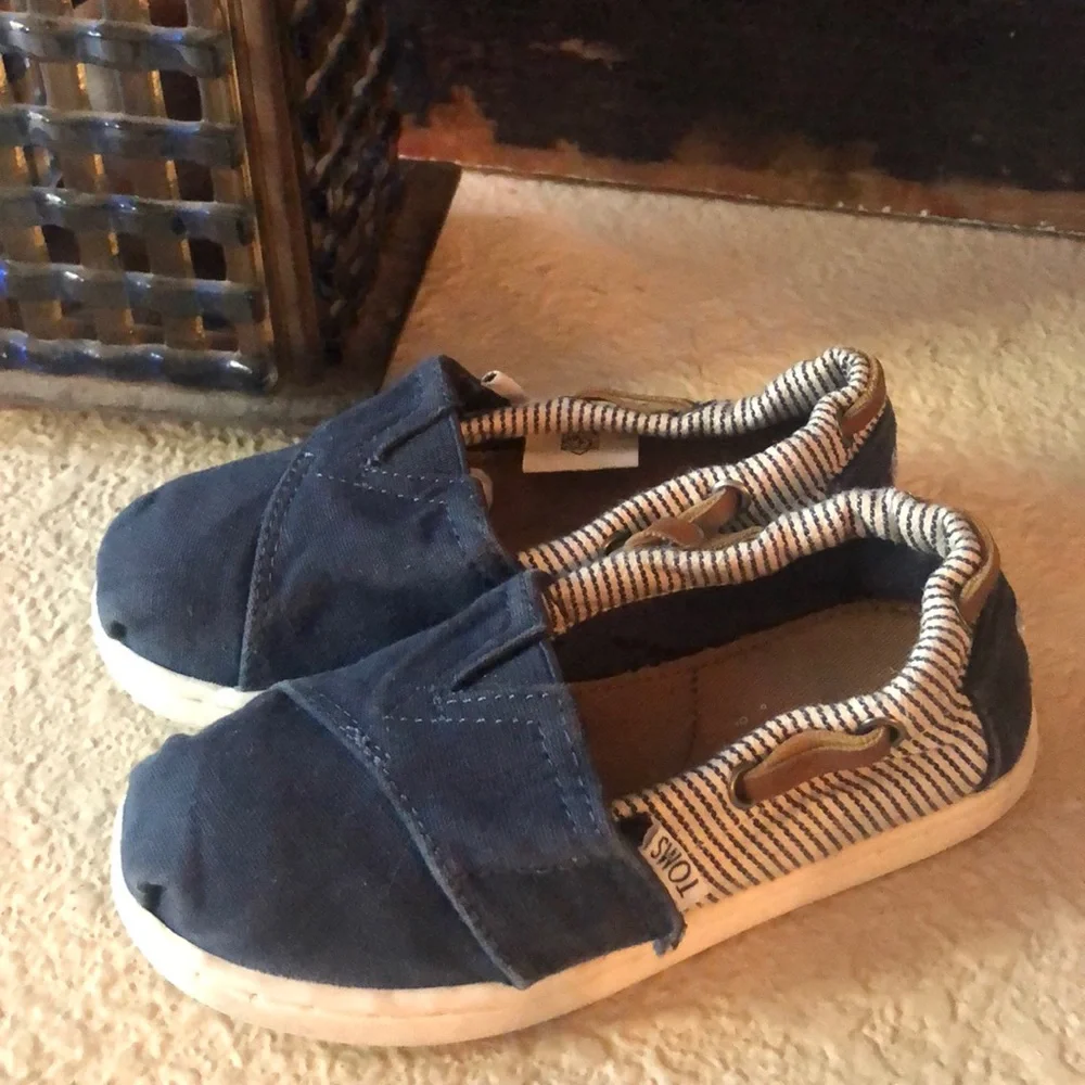 Toms toddler canvas slip on striped navy‎ shoes
